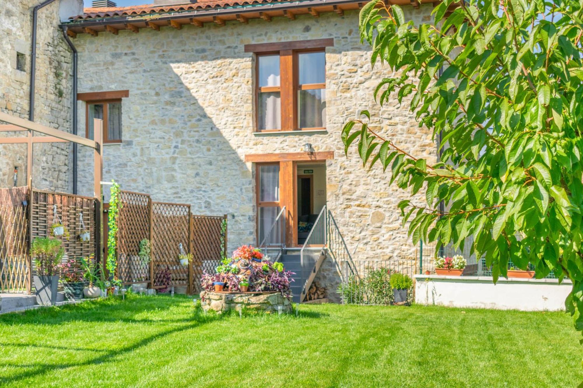 Acogedora Casa Rural Con Jardin Y Barbacoa Proxima A Pamplona Ilzarbe Luaran gambar